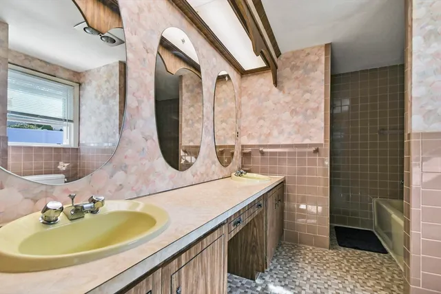 $1,250,000 | 515 Upham Street, Melrose, MA 02176