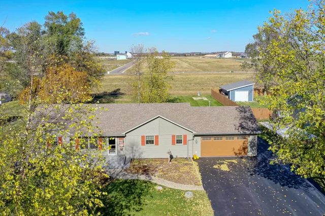$419,000 | 530 Valencia Drive, Delavan, WI 53115