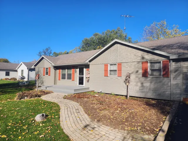 $419,000 | 530 Valencia Drive, Delavan, WI 53115