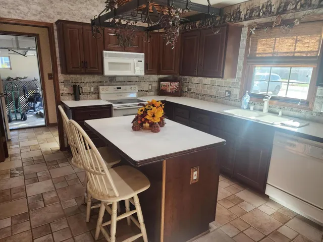 $419,000 | 530 Valencia Drive, Delavan, WI 53115