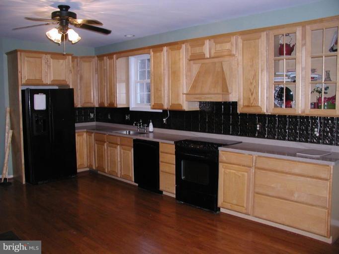 6730 Hawkins Gate Road La Plata, MD 20646 - Photo 2 of 10 Kitchen