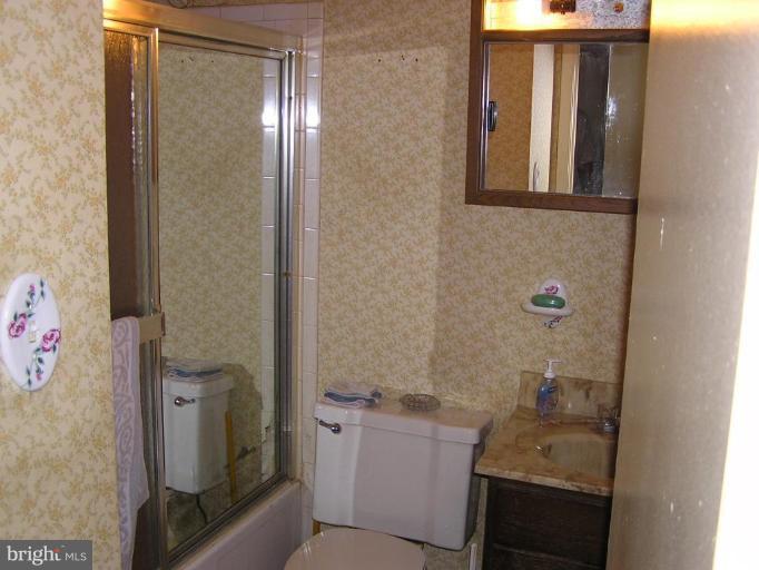 8817 Trimble Way Rosedale, MD 21237 - Photo 6 of 11 2nd floor full bath