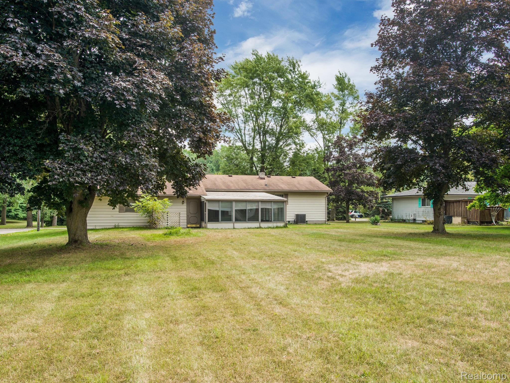 5311 Westview Road Clarkston, MI 48346 - Photo 25 of 29 5311 Westview Rd Clarkston MI-022-029-5311 Westview0022-MLS_Size.jpg