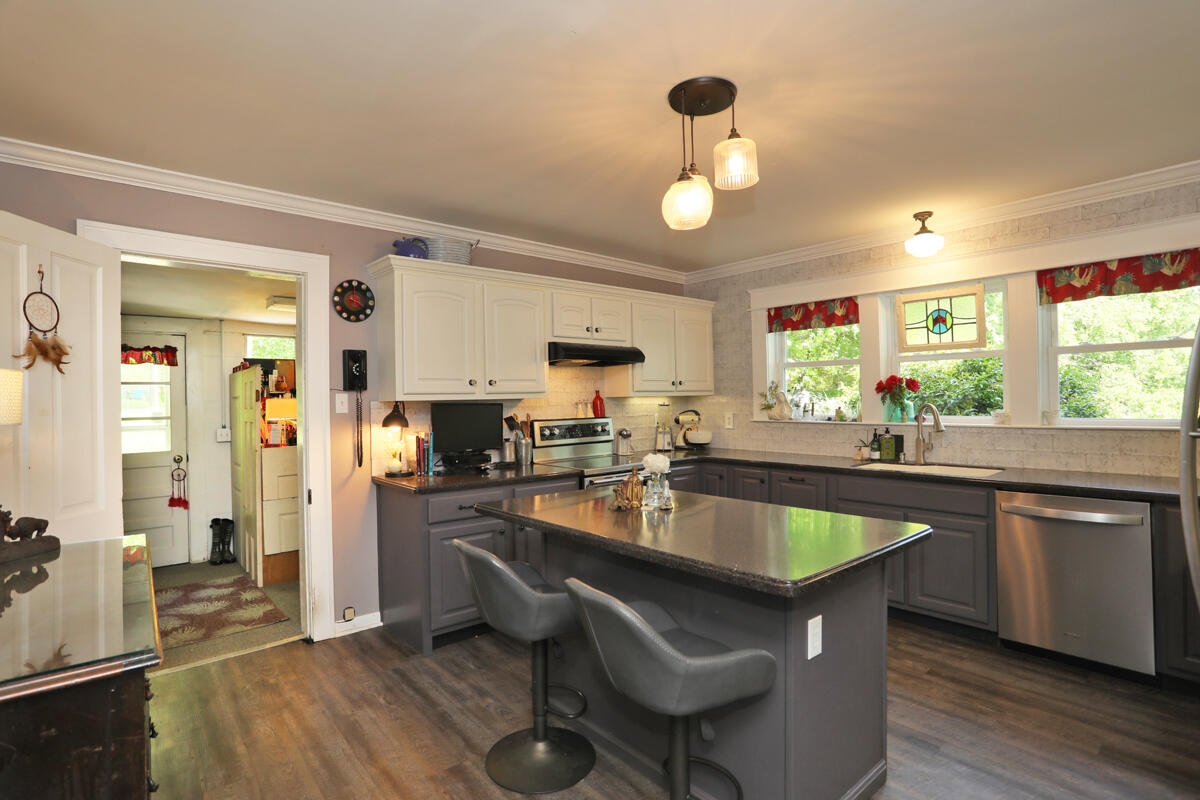 4467 Blythes Ferry Road Dayton, TN 37321 - Photo 22 of 56 Updated kitchen