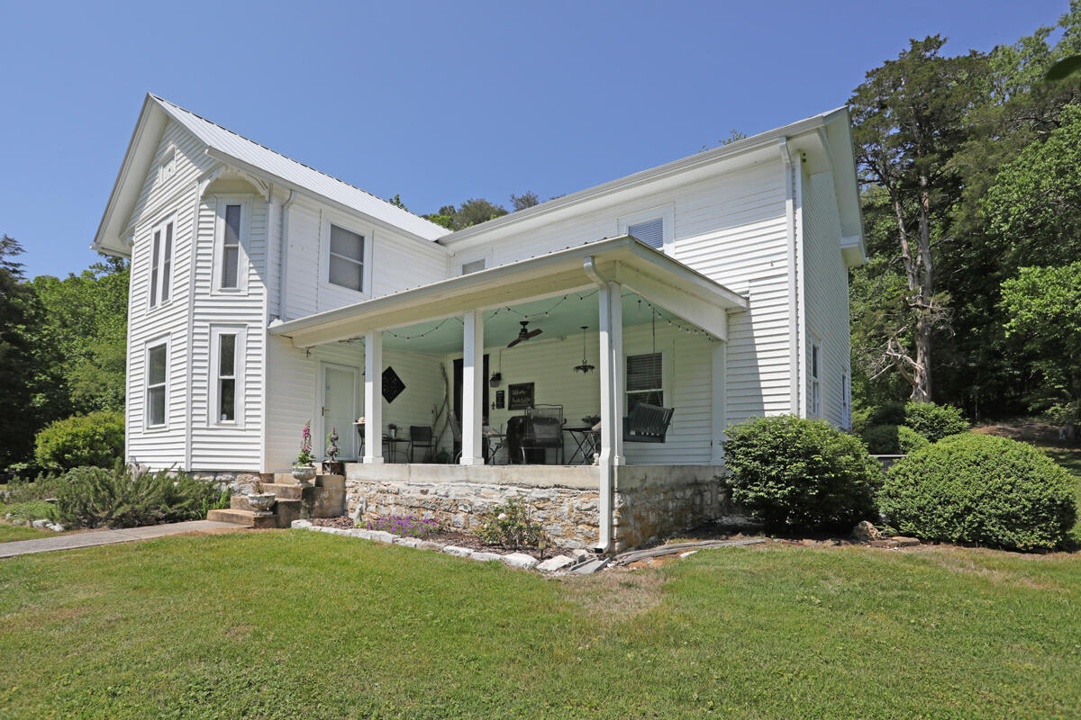 4467 Blythes Ferry Road Dayton, TN 37321 - Photo 3 of 56 Large front porch