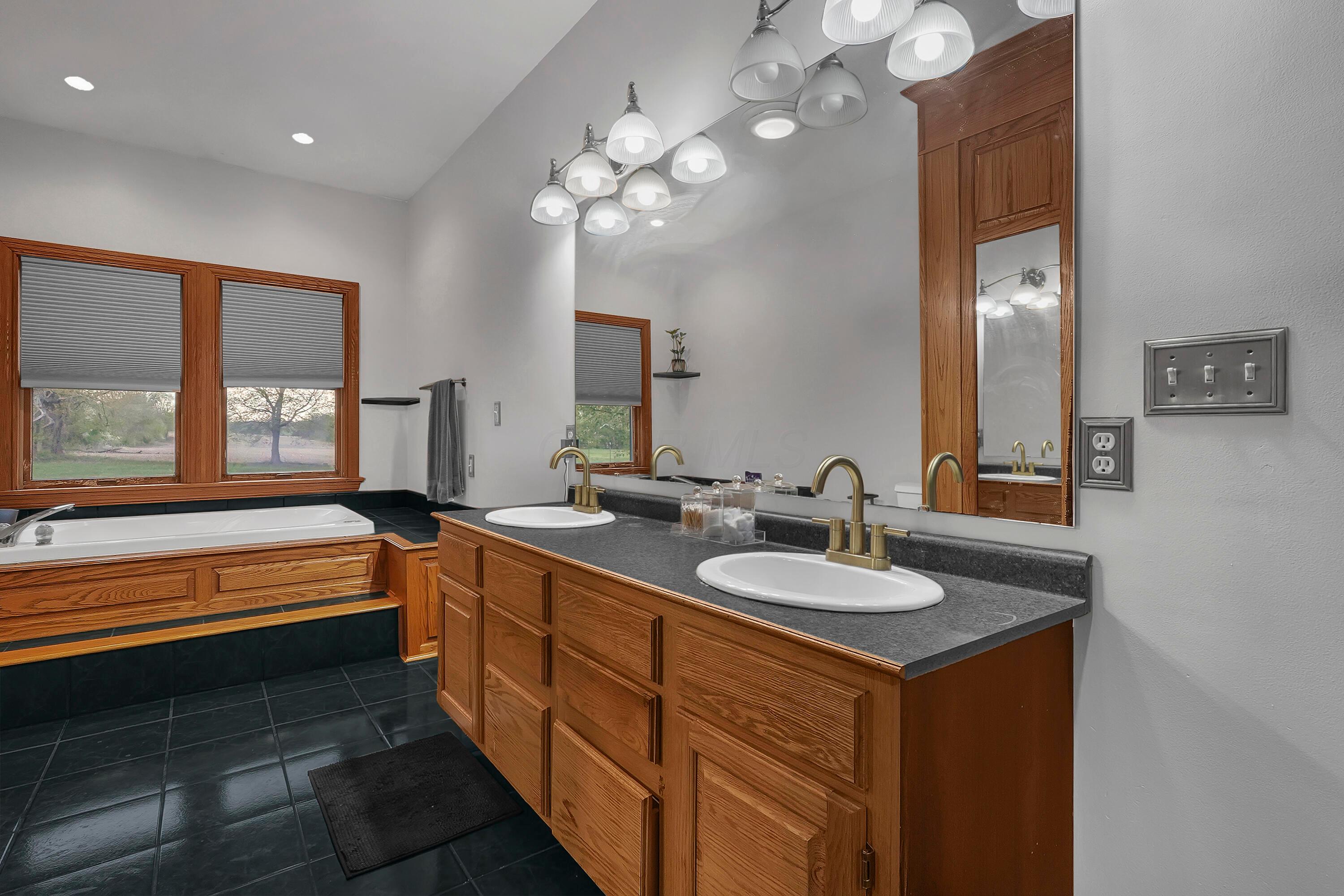 6222 Jacksontown Road Heath, OH 43056 - Photo 19 of 46 DSC00349