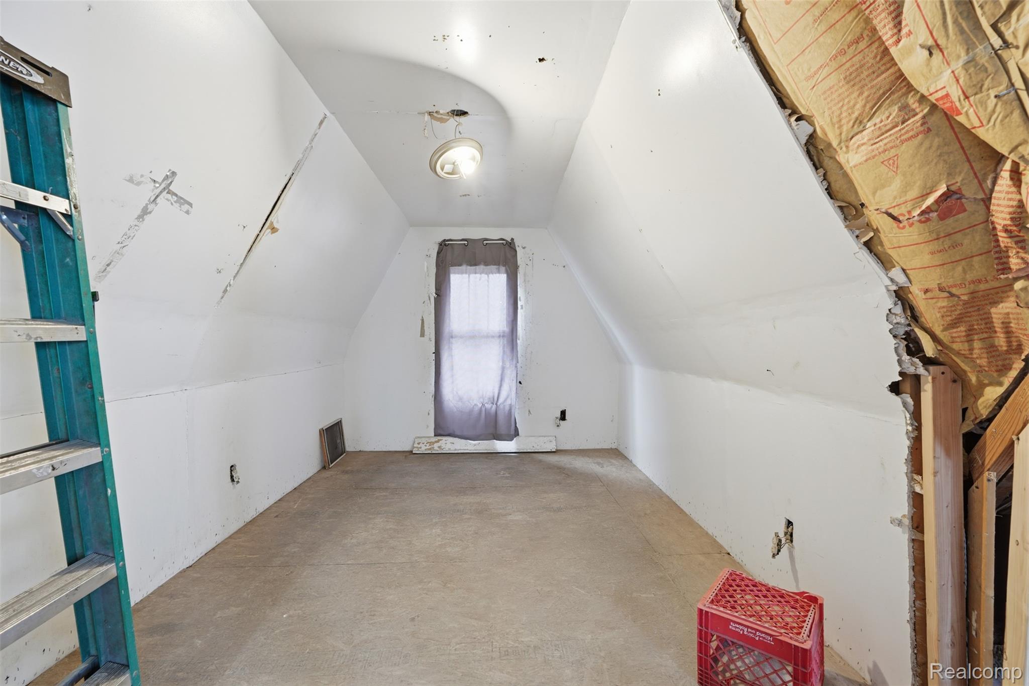 2500 Atkinson Street Detroit, MI 48206 - Photo 17 of 21 View of bonus room
