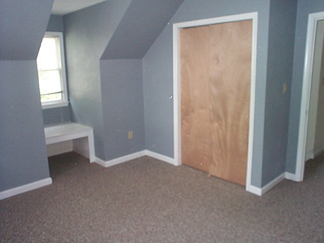 3231 Lawndale Road Roanoke, VA 24018 - Photo 8 of 8 2nd Floor Bedroom