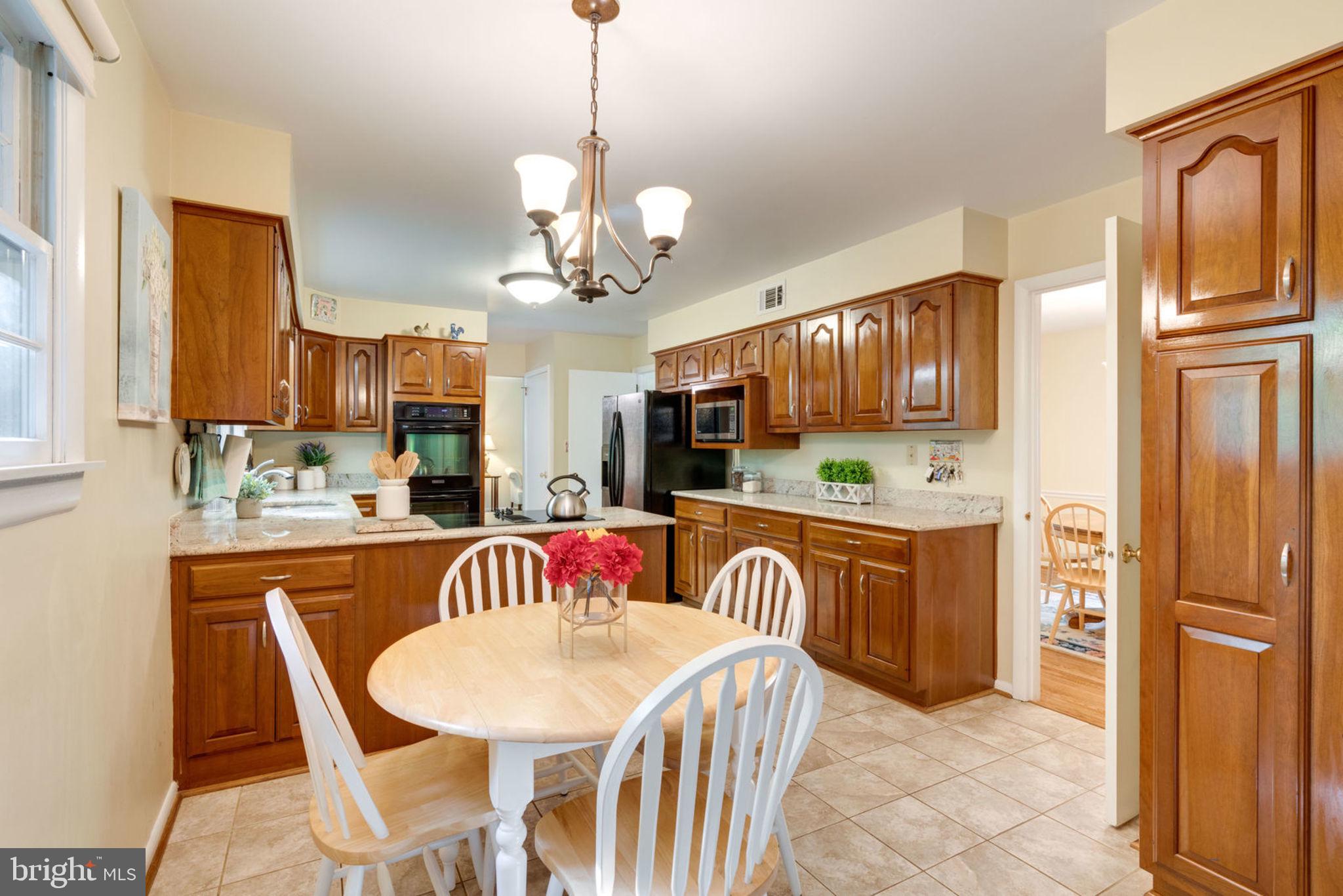 8504 Shadeway Place Springfield, VA 22153 - Photo 14 of 31 Everything you need!