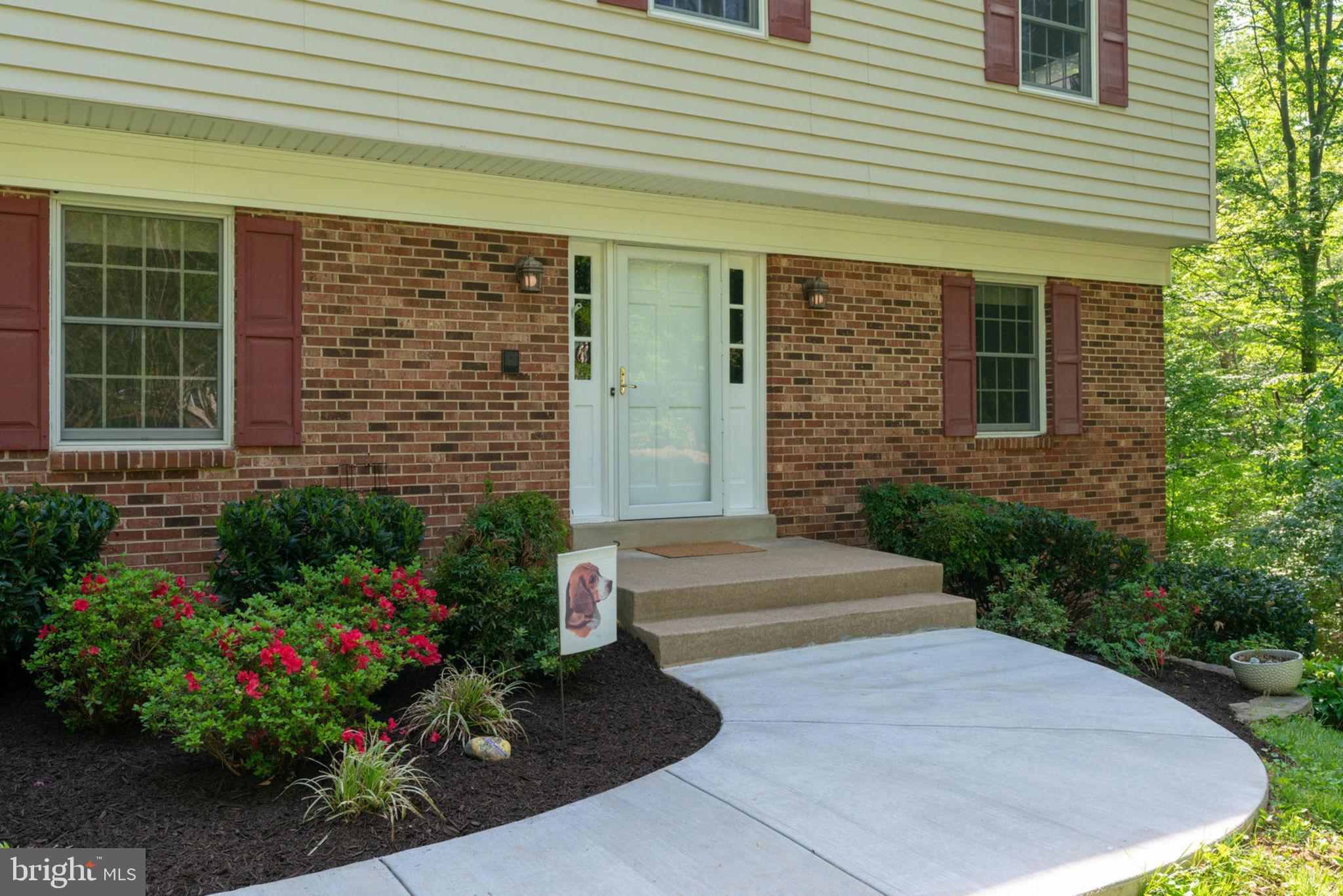 8504 Shadeway Place Springfield, VA 22153 - Photo 3 of 31 Manicured Landscaping & New Walk-way