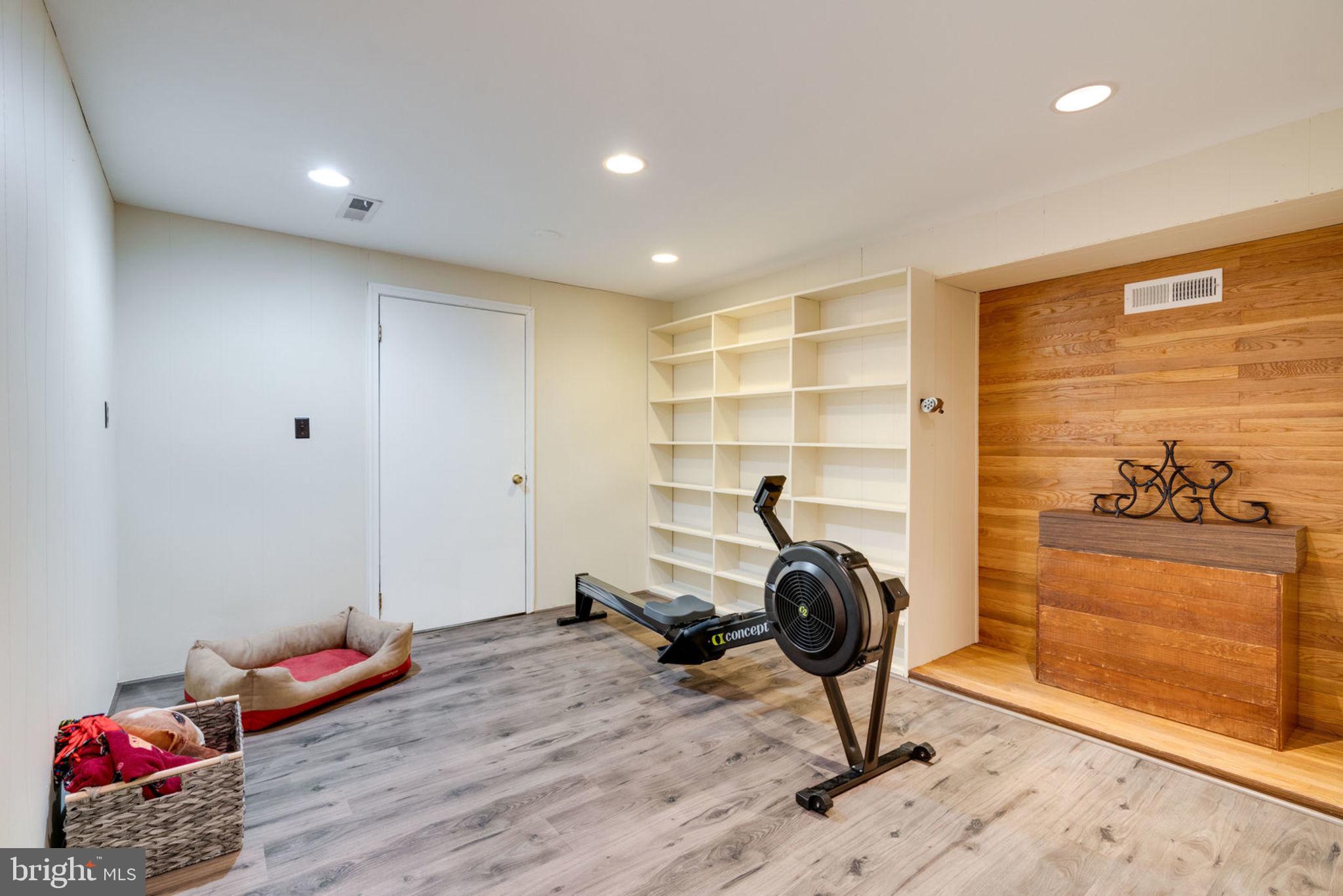 8504 Shadeway Place Springfield, VA 22153 - Photo 24 of 31 Could be a Library or a Work Out Room!