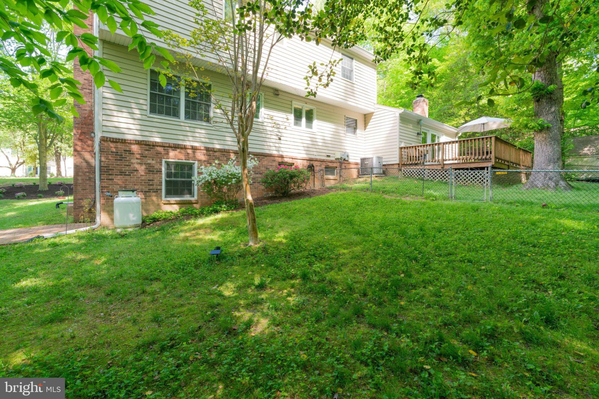 8504 Shadeway Place Springfield, VA 22153 - Photo 28 of 31 Lots of space for everyone!