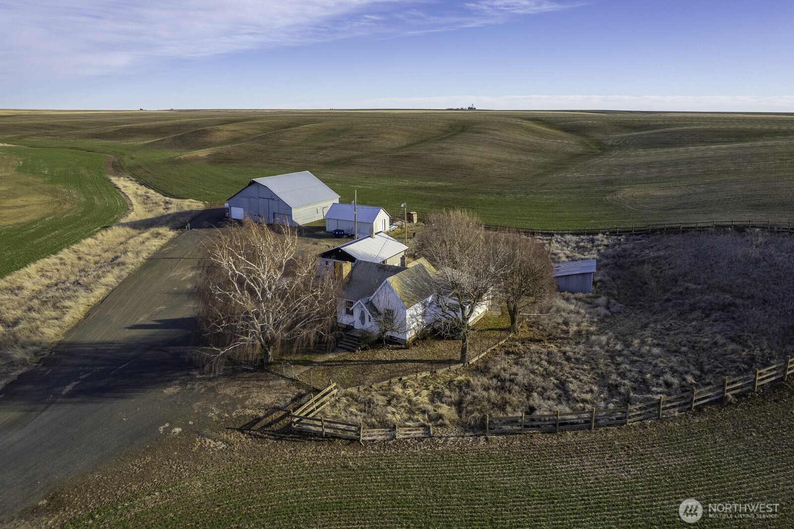 32244 Mohler Road East Mohler, WA 99154 - Photo 5 of 28 a view of a ocean with beach