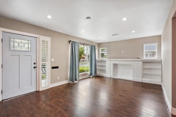 $3,750 | 1133 West 78th Street, Los Angeles, CA 90044