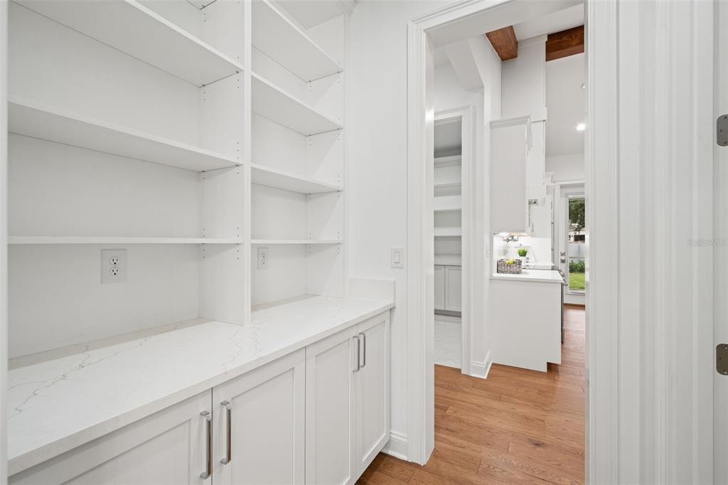 4202 West Woodmere Road Tampa, FL 33609 - Photo 12 of 62