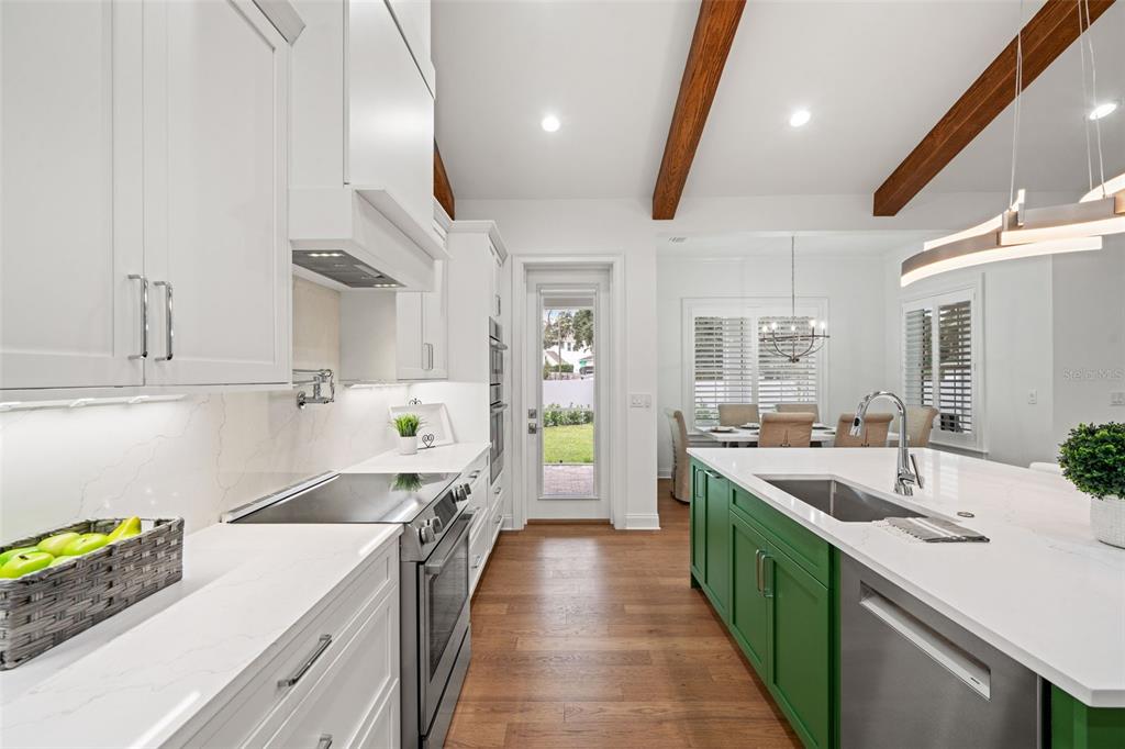 4202 West Woodmere Road Tampa, FL 33609 - Photo 17 of 62