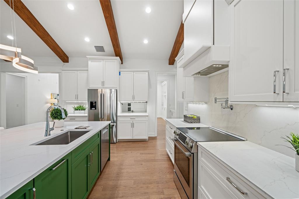 4202 West Woodmere Road Tampa, FL 33609 - Photo 18 of 62