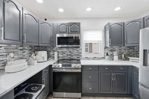 $330,000 | 73 Oklahoma Street, Springfield, MA 01104