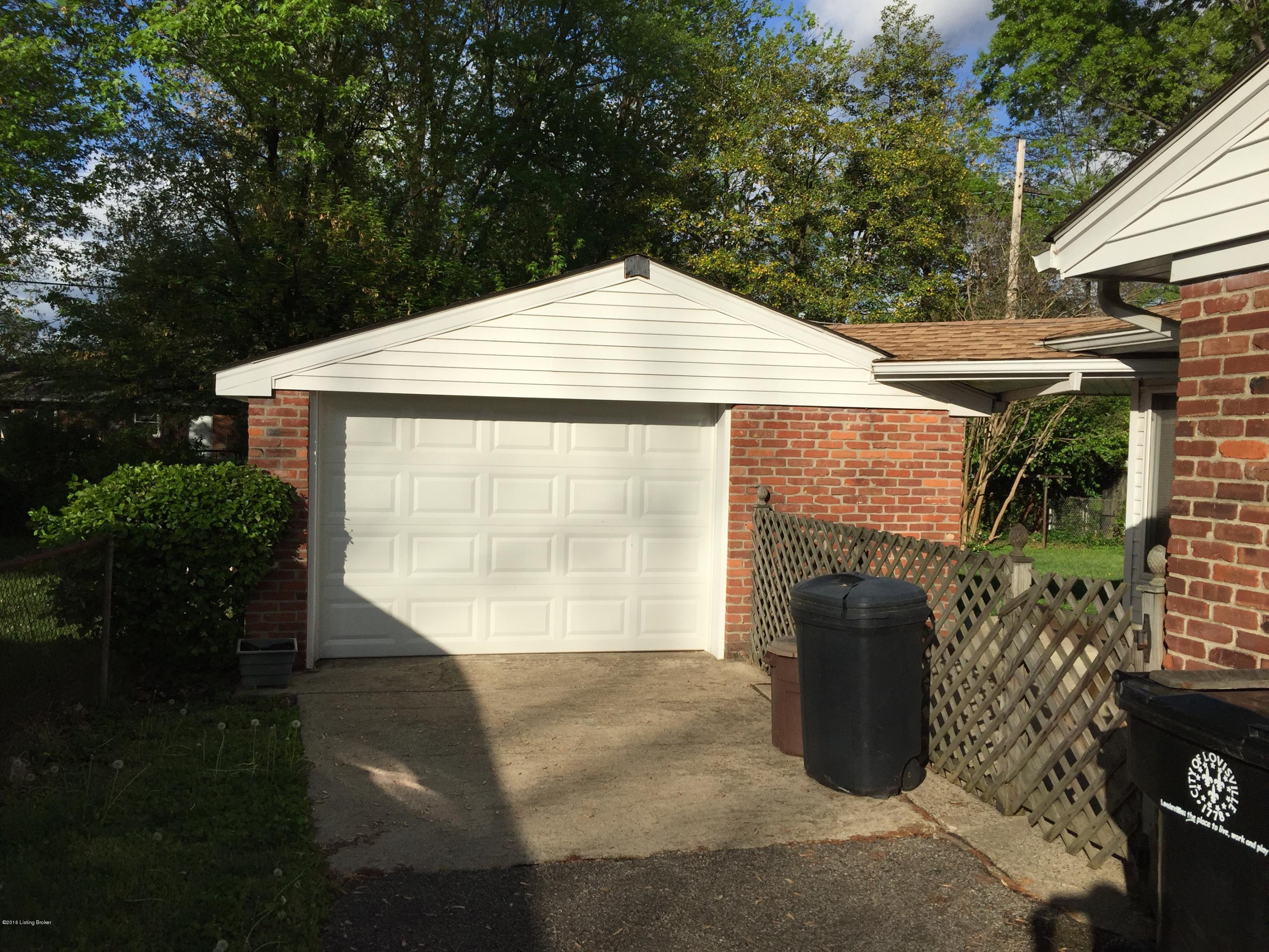 3829 Jupiter Road Louisville, KY 40218 - Photo 11 of 14 039