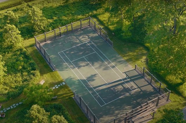 a view of an outdoor space