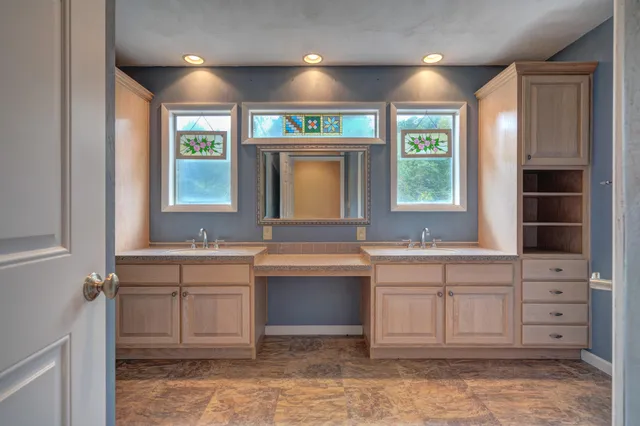 $1,050,000 | 1782 Wolf Creek Highway, Narrows, VA 24124