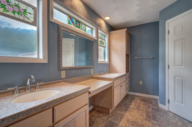 $1,050,000 | 1782 Wolf Creek Highway, Narrows, VA 24124