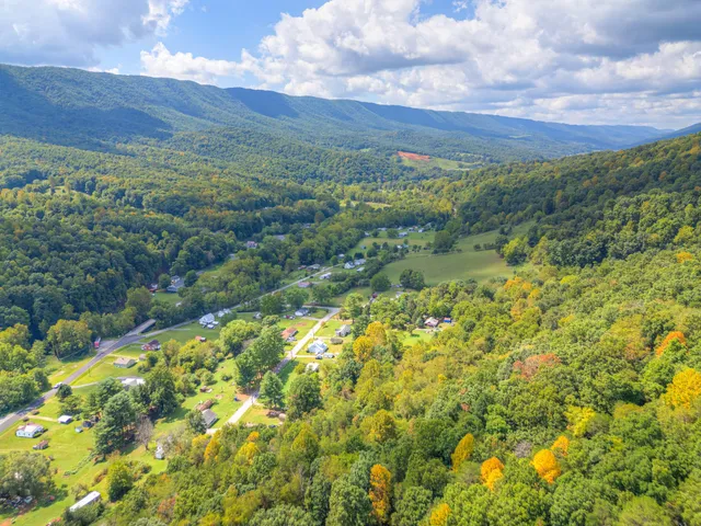 $1,050,000 | 1782 Wolf Creek Highway, Narrows, VA 24124