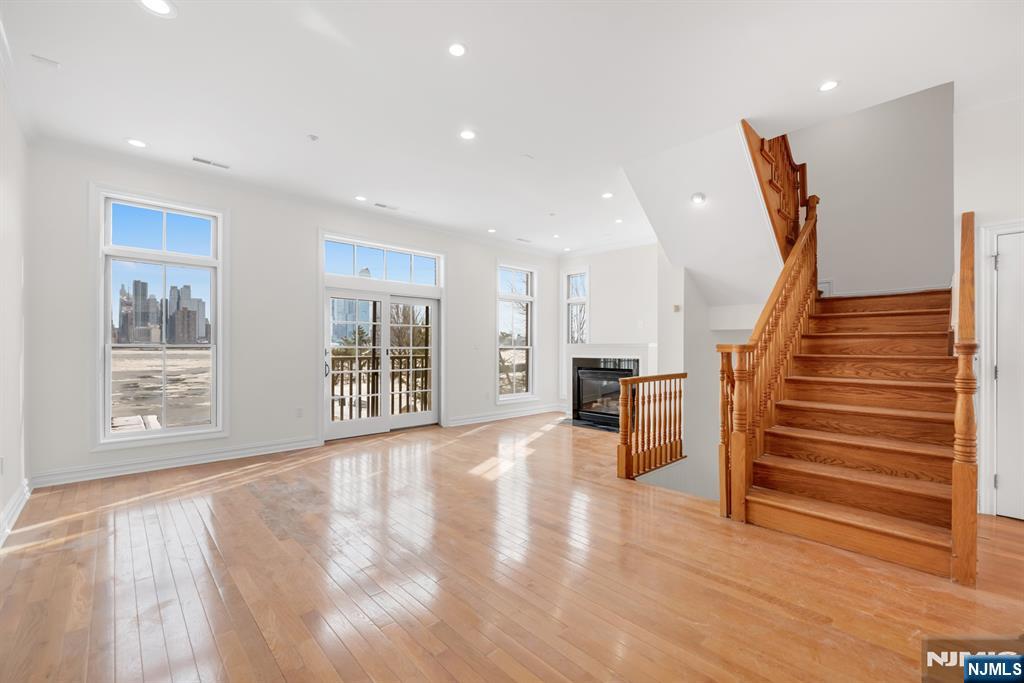 1 Regency Place Weehawken, NJ 07086 - Photo 4 of 12