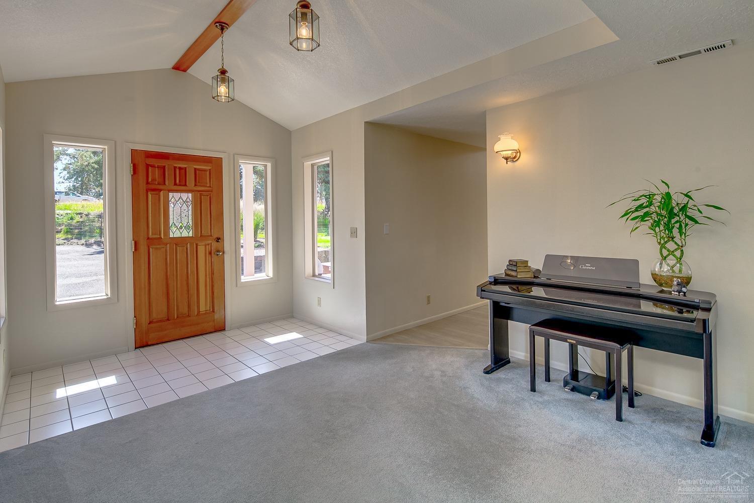 62435 Powell Butte Road Bend, OR 97701 - Photo 4 of 25 Additional Photo