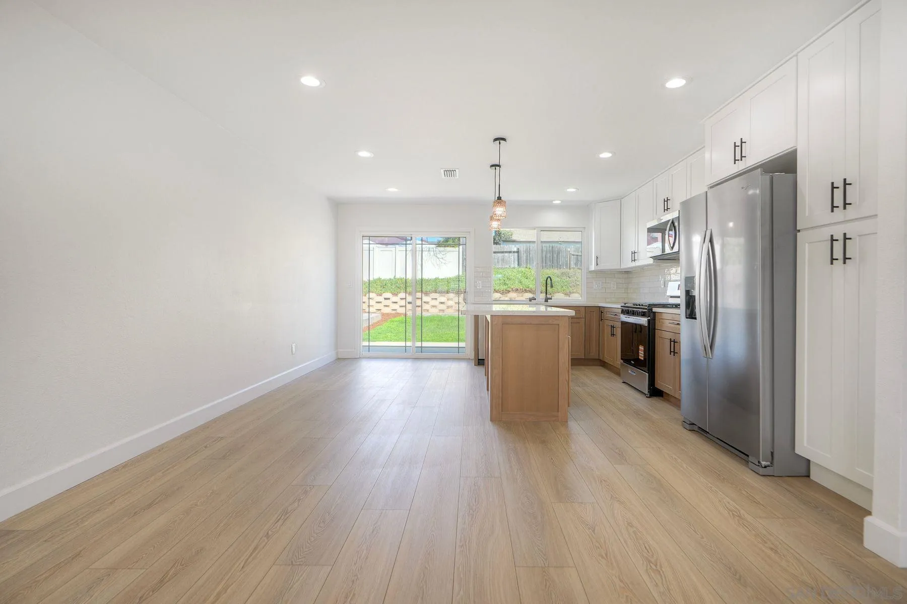 12634 Roberto Way Poway, CA 92064 - Photo 5 of 28