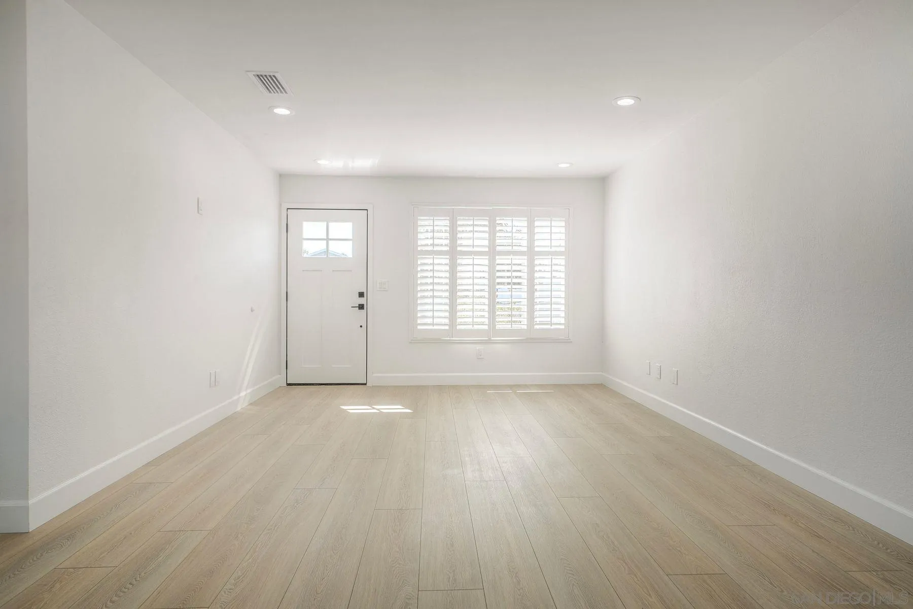 12634 Roberto Way Poway, CA 92064 - Photo 9 of 28