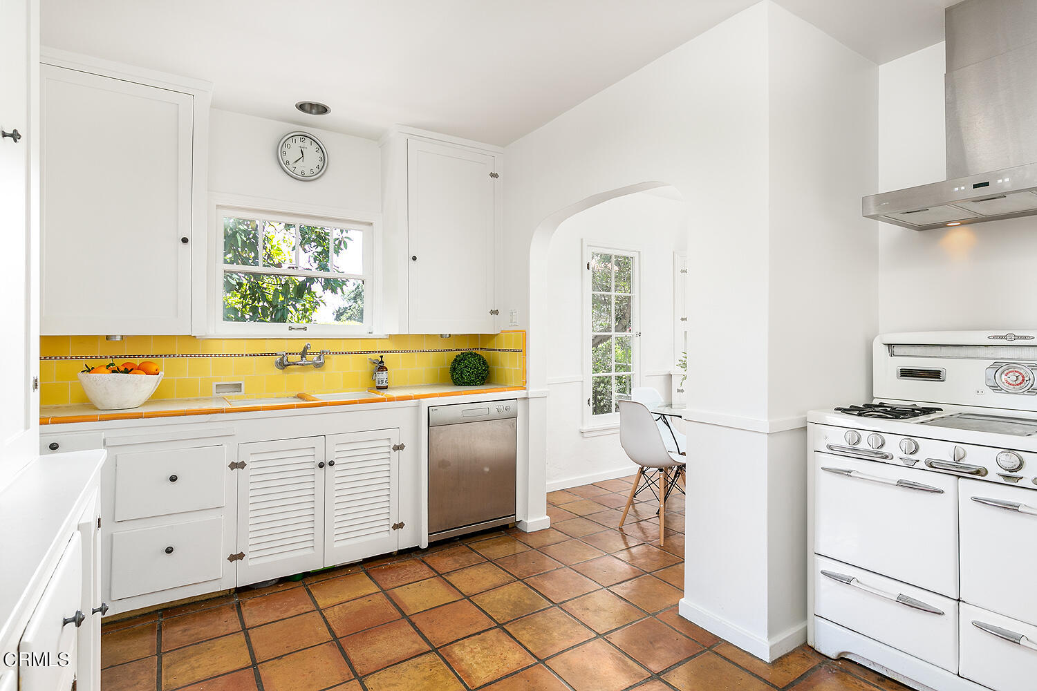 1317 Gates Place South Pasadena, CA 91030 - Photo 17 of 49 a kitchen with a stove a sink and a refrigerator