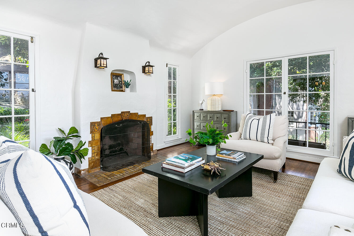 1317 Gates Place South Pasadena, CA 91030 - Photo 10 of 49 a living room with furniture and wooden floor