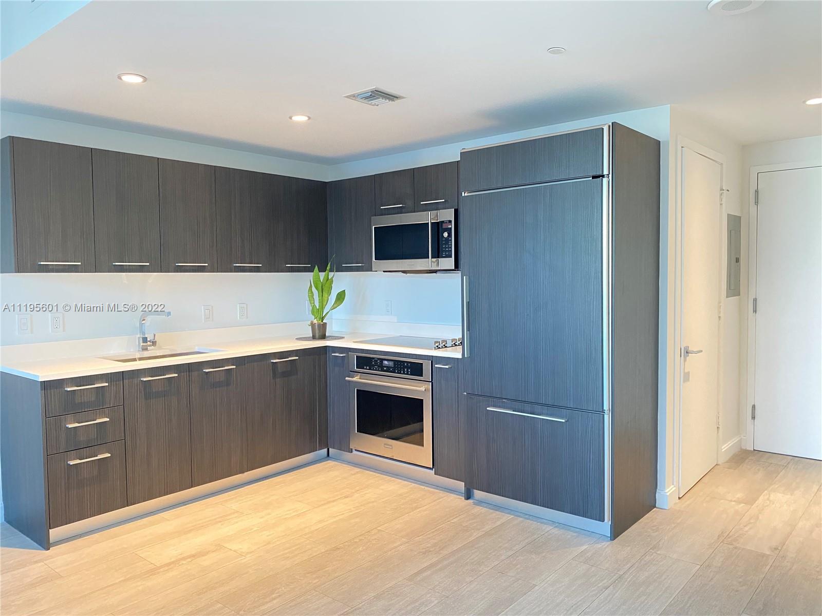 45 Southwest 9th Street, Unit 2902 Miami, FL 33130 - Photo 3 of 39 Gallery Image 3