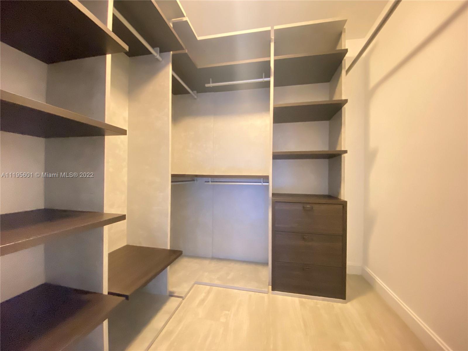 45 Southwest 9th Street, Unit 2902 Miami, FL 33130 - Photo 6 of 39 Gallery Image 6