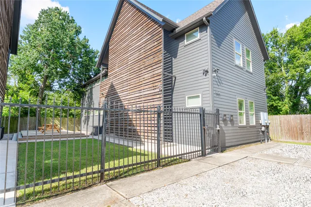 $900 | 3424 Tuam Street, Houston, TX 77004