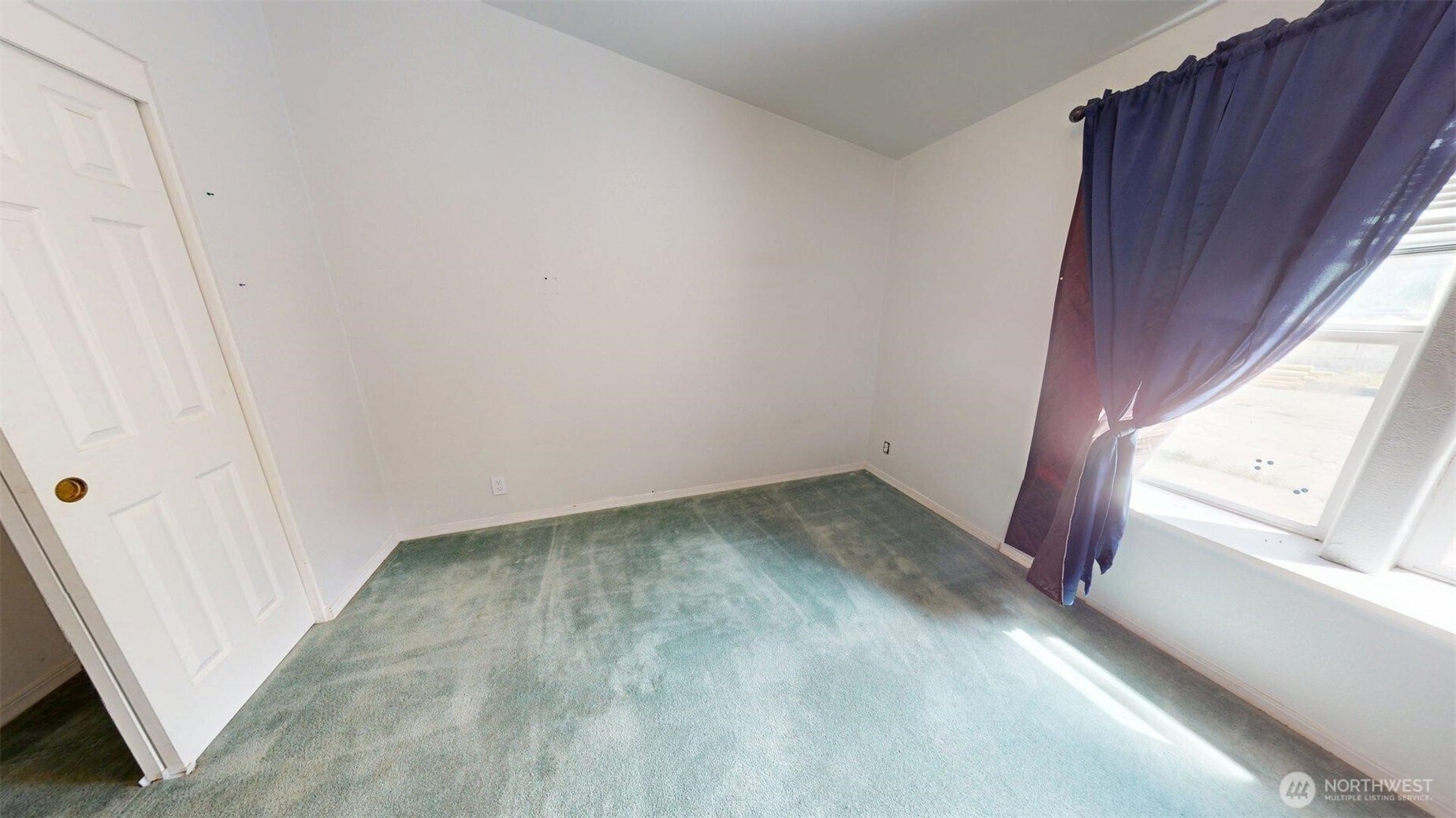 142 Fletcher Road Oroville, WA 98844 - Photo 11 of 26 a view of a room