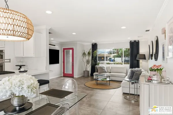 $1,025,000 | 3670 East Vivian Circle, Palm Springs, CA 92262