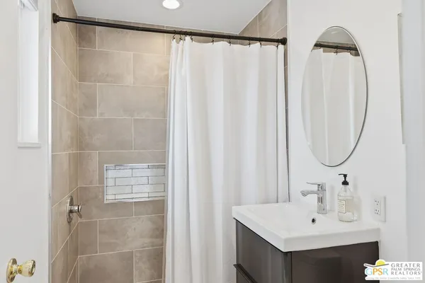 $1,025,000 | 3670 East Vivian Circle, Palm Springs, CA 92262