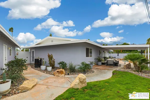 $1,025,000 | 3670 East Vivian Circle, Palm Springs, CA 92262