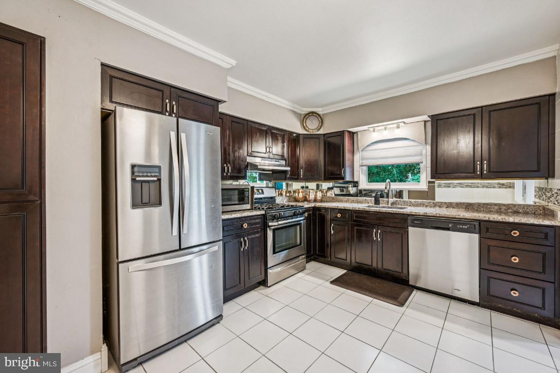 13 Ridgewood Road Gibbsboro, NJ 08026 - Photo 9 of 24 Kitchen