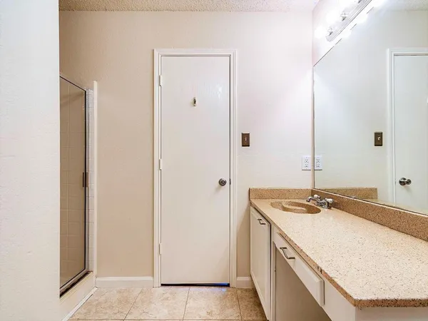 $2,100 | 809 Birkhill Trail, Arlington, TX 76001