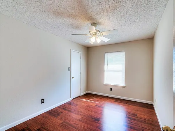 $2,100 | 809 Birkhill Trail, Arlington, TX 76001