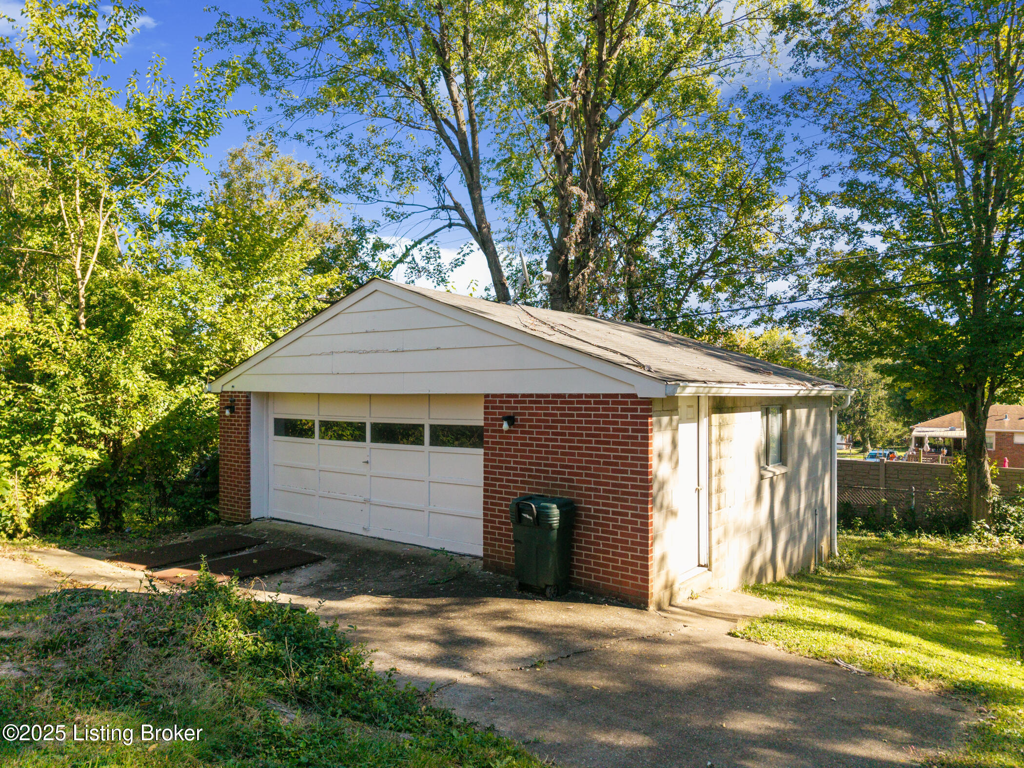 12308 Hardwick Road Louisville, KY 40243 - Photo 40 of 41 16