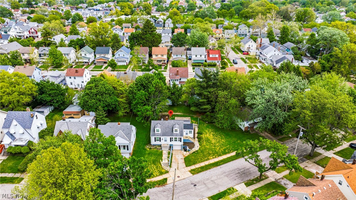 3579 Lloyd Road Cleveland, OH 44111 - Photo 4 of 37