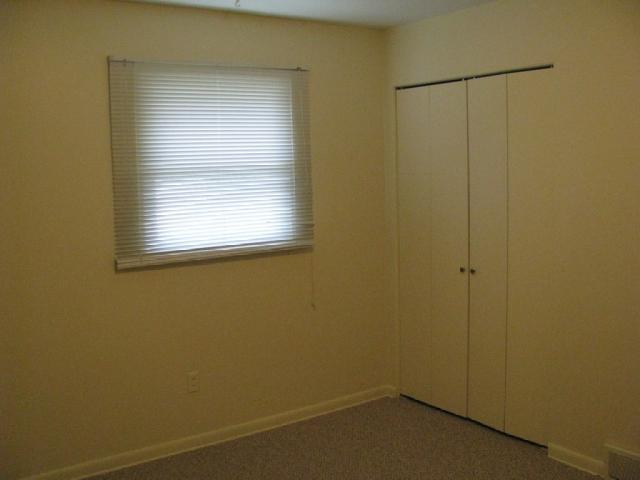 1645 Case Road Columbus, OH 43224 - Photo 5 of 18