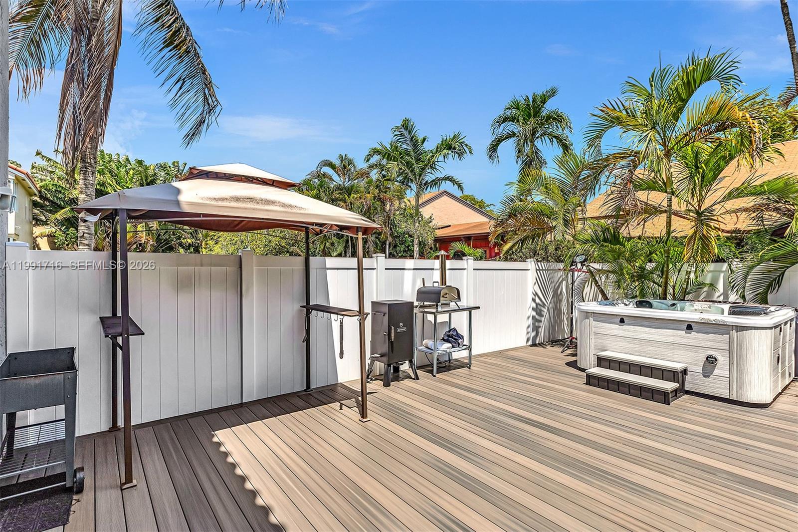 3085 North 36th Avenue Hollywood, FL 33021 - Photo 52 of 76 an outdoor space with seating