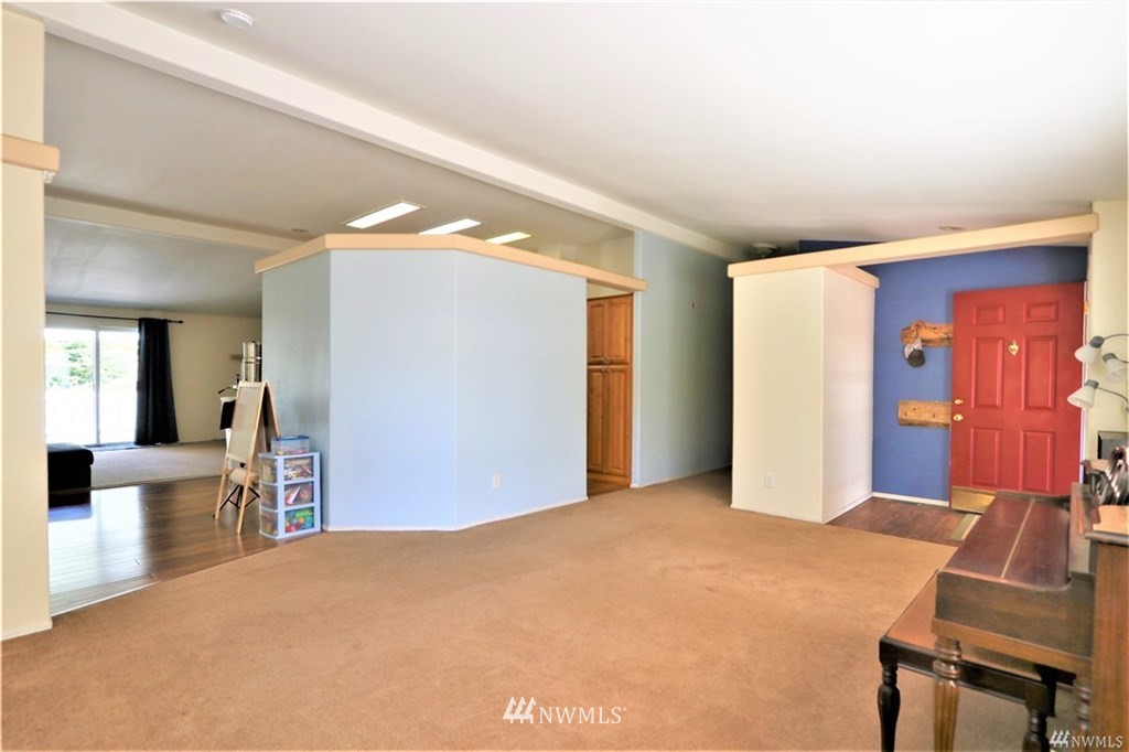 304 Walnut Acres Road Kelso, WA 98626 - Photo 4 of 38 Gallery Image 4