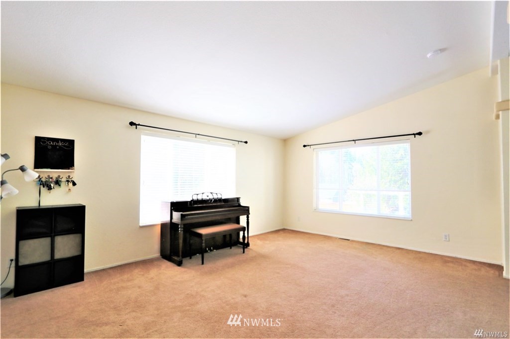 304 Walnut Acres Road Kelso, WA 98626 - Photo 5 of 38 Gallery Image 5