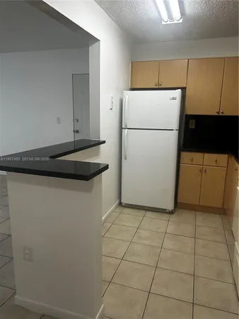 $1,750 | 7110 Northwest 179th Street, Unit 110, Hialeah, FL 33015